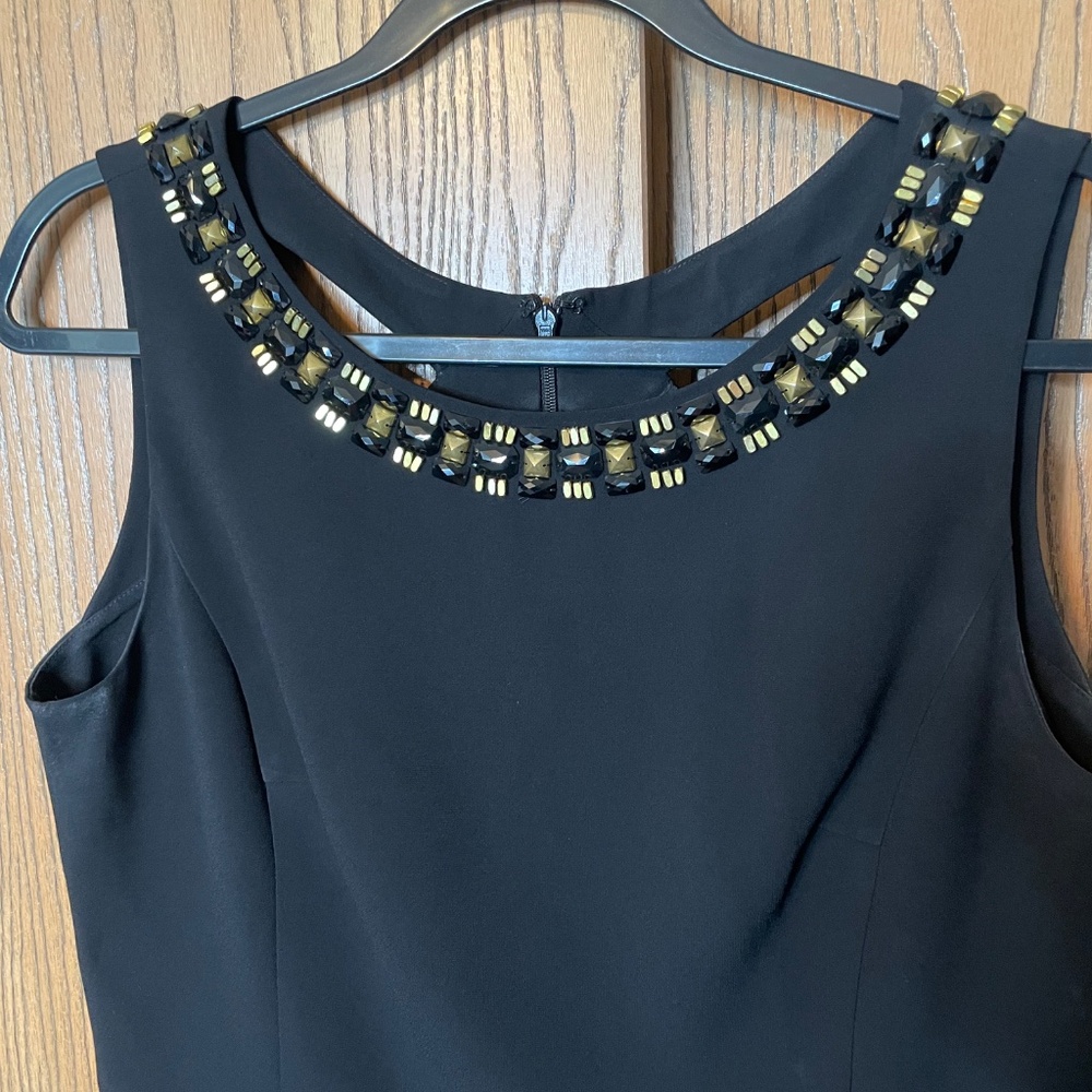 DKNY BLACK SHEATH DRESS SIZE 10 GOLD & BLACK BEADED EMBELLISHED NECKLINE - Picture 3 of 7